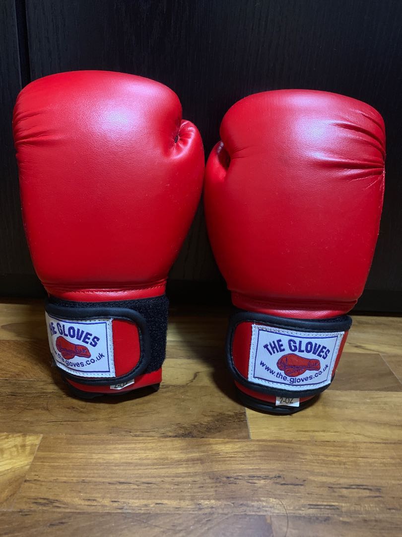 smelly boxing gloves