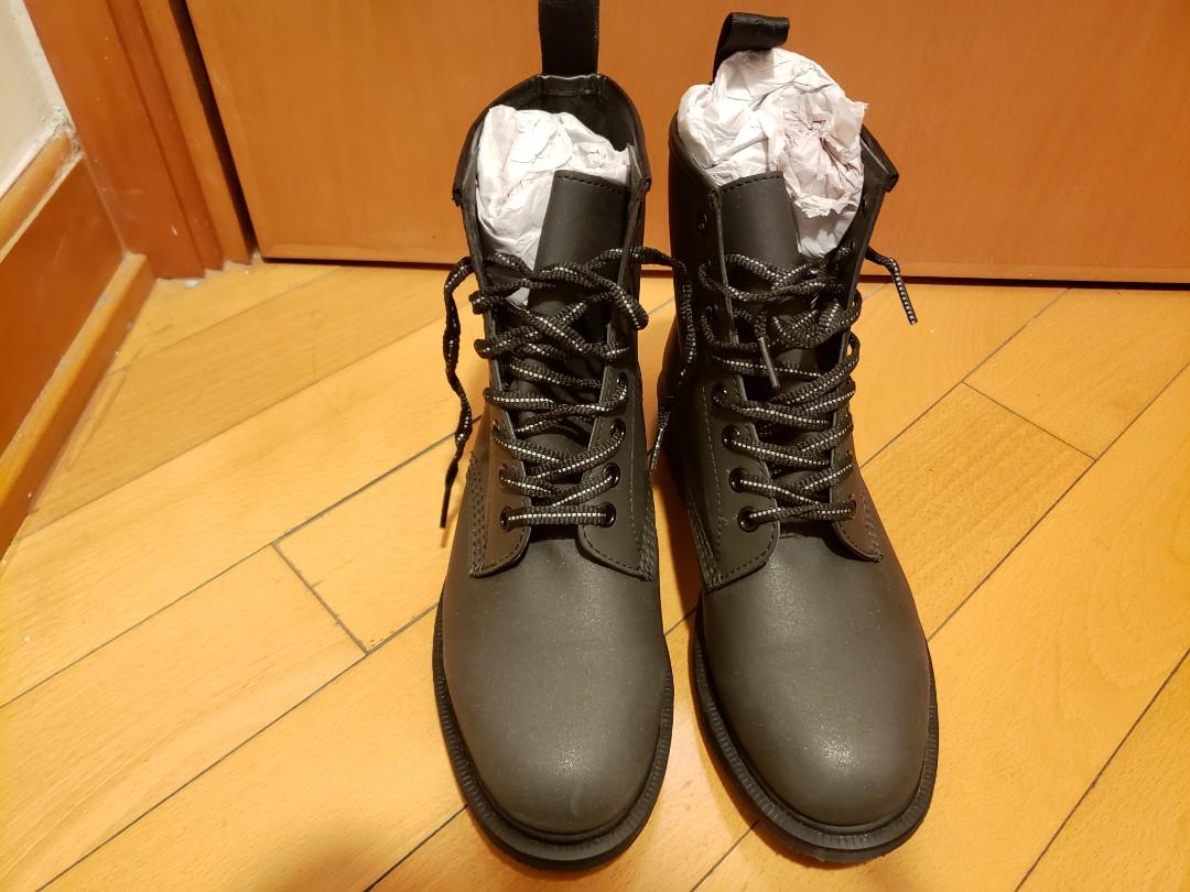 dr martens whiton