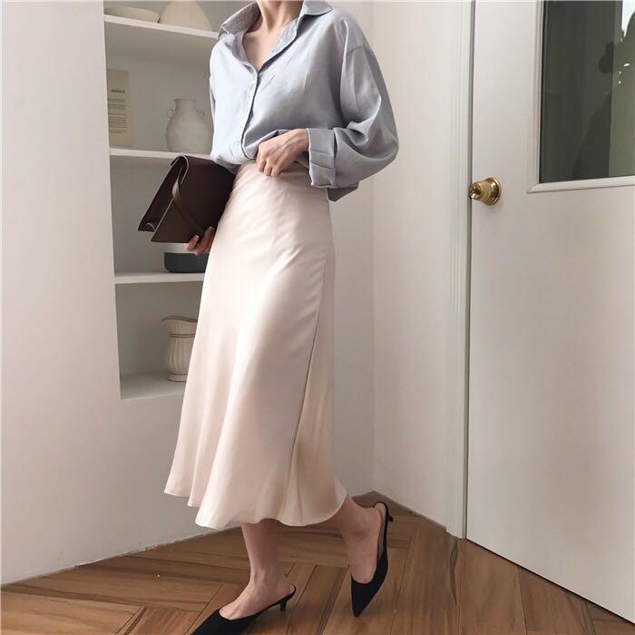 Ivory deals flowy skirt