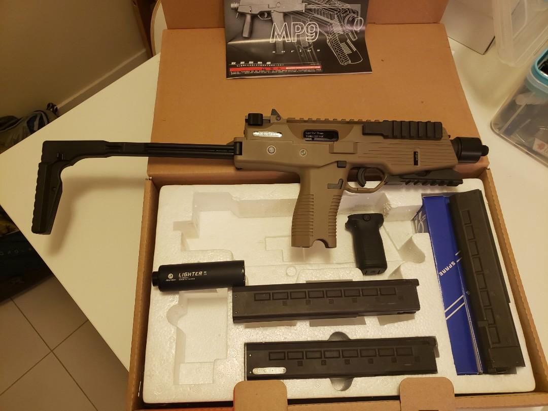 KWA / KSC MP9, 3xmags tracer, grip, light and sight, 興趣及遊戲 