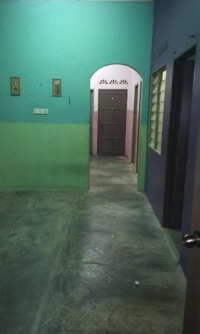 Rumah sewa Shah Alam near Icity sek7 & KtM statiom, Furniture & Home