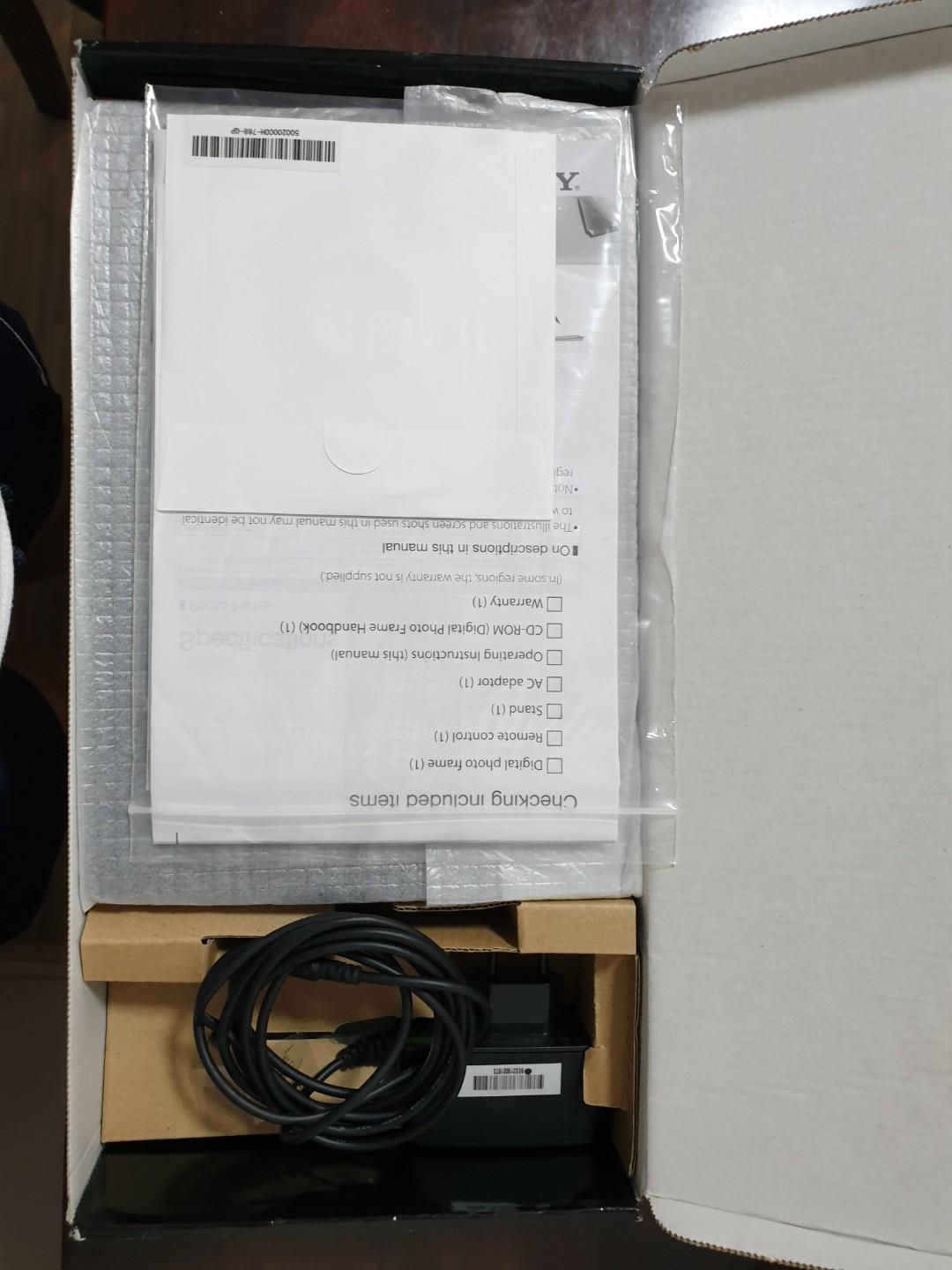 Sony Digital Photo Frame DPFHD 1000, Furniture & Home Living, Home