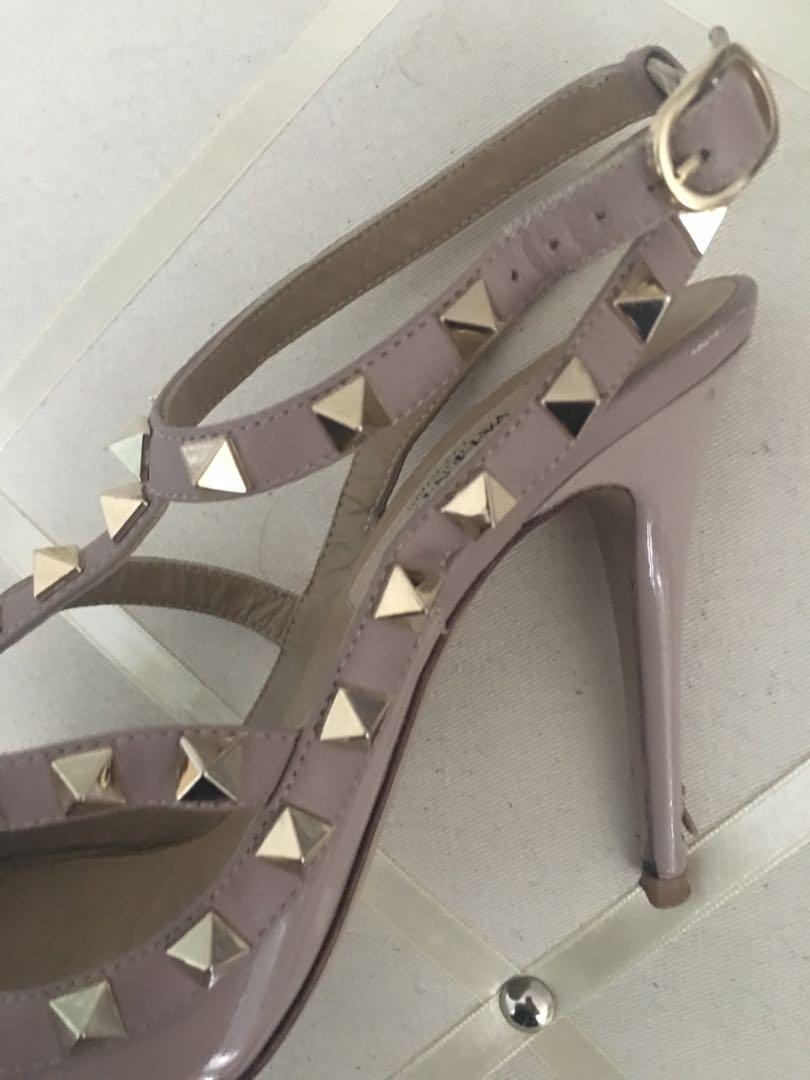 Valentino online rockstud damaged