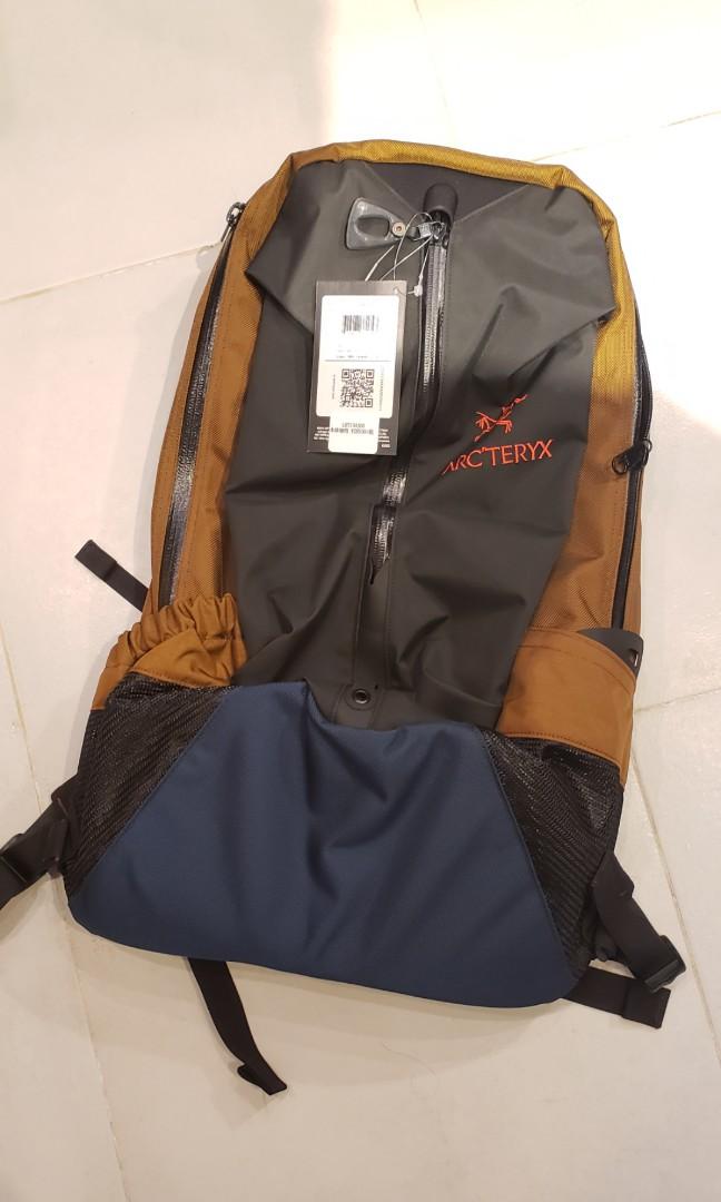 100%新罕有ARC'TERYX × BEAMS Arro 22 18AW背囊, 男裝, 袋, 背包