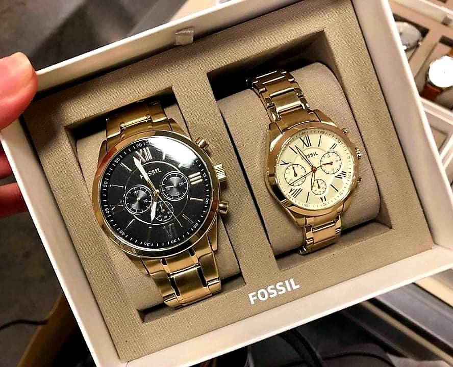 pair fossil watch
