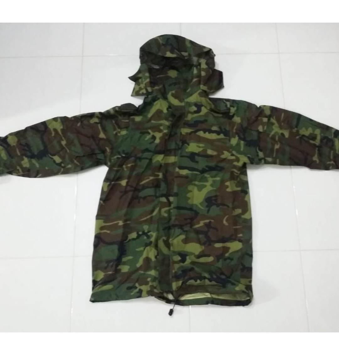 Gortex Waterproof Jacket (Category: Water Sports) located in Singapore. Submitted by tand2786 (Listing ID 218360723, Image 1). Description: Gortex Jacket, Camo Pattern Size M.