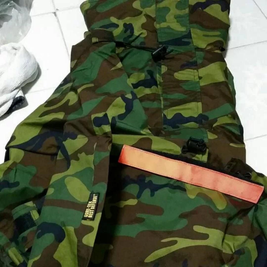 Gortex Waterproof Jacket (Category: Water Sports) located in Singapore. Submitted by tand2786 (Listing ID 218360723, Image 2). Description: Gortex Jacket, Camo Pattern Size M.