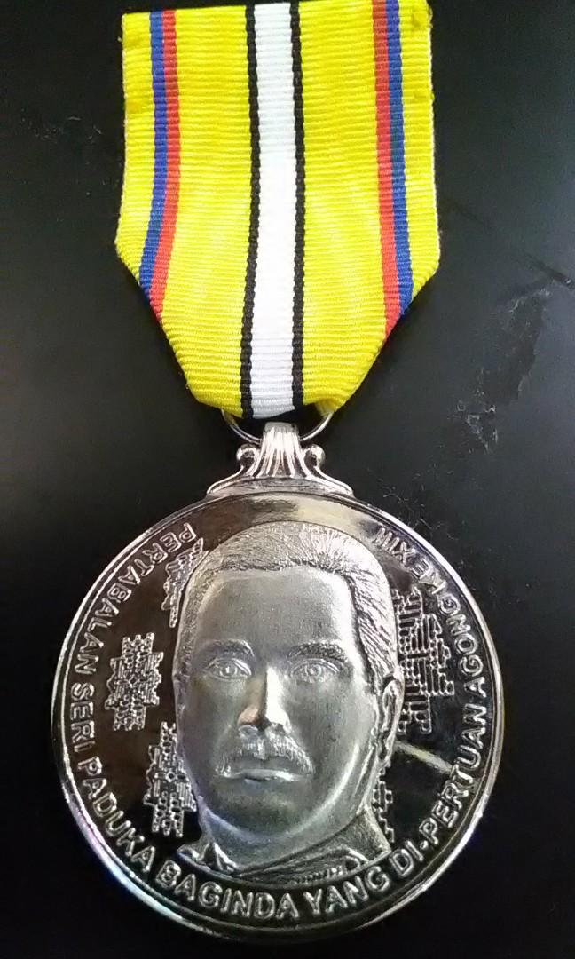 Medal Pertabalan Agong Antiques Vintage Collectibles On Carousell