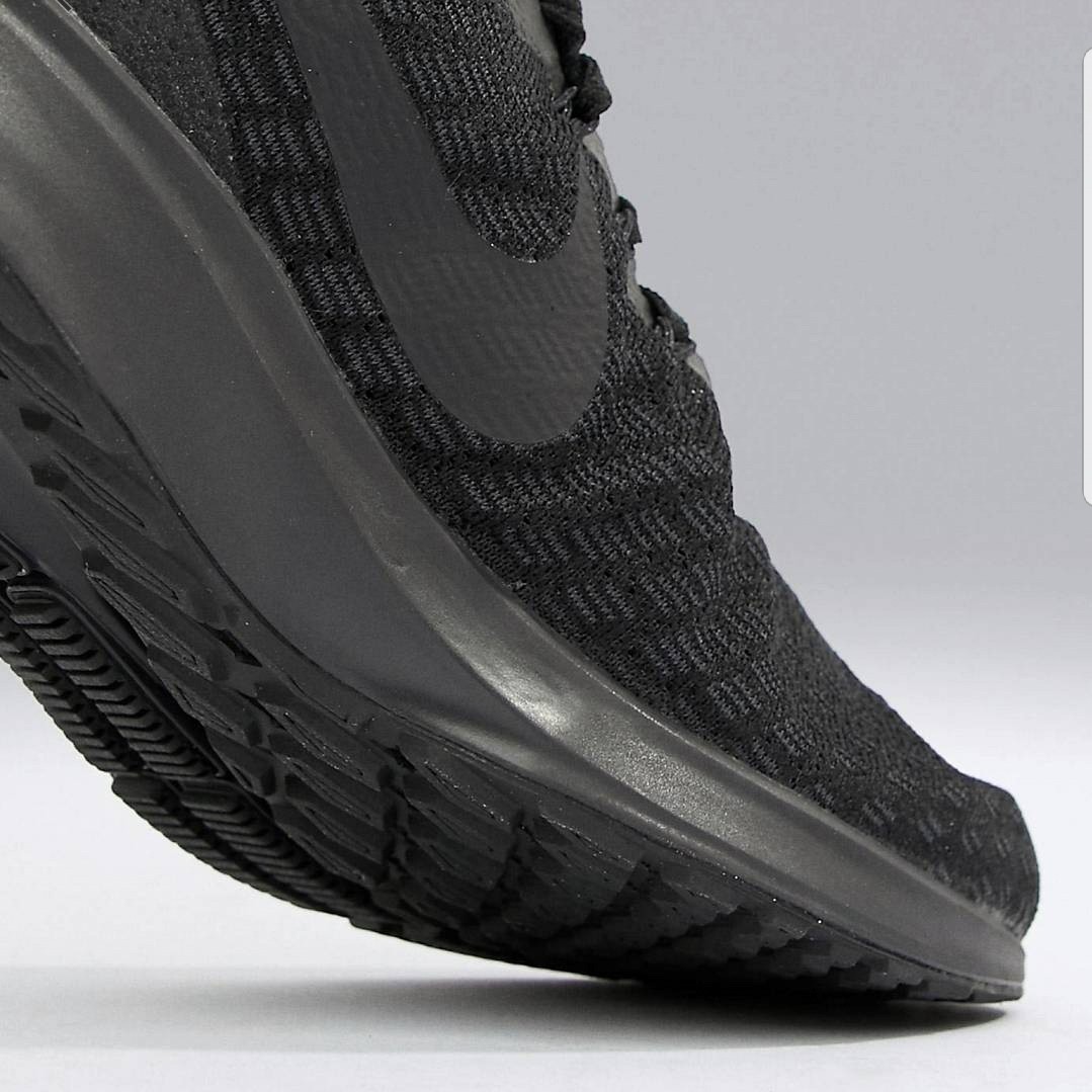All black nike best sale pegasus 35