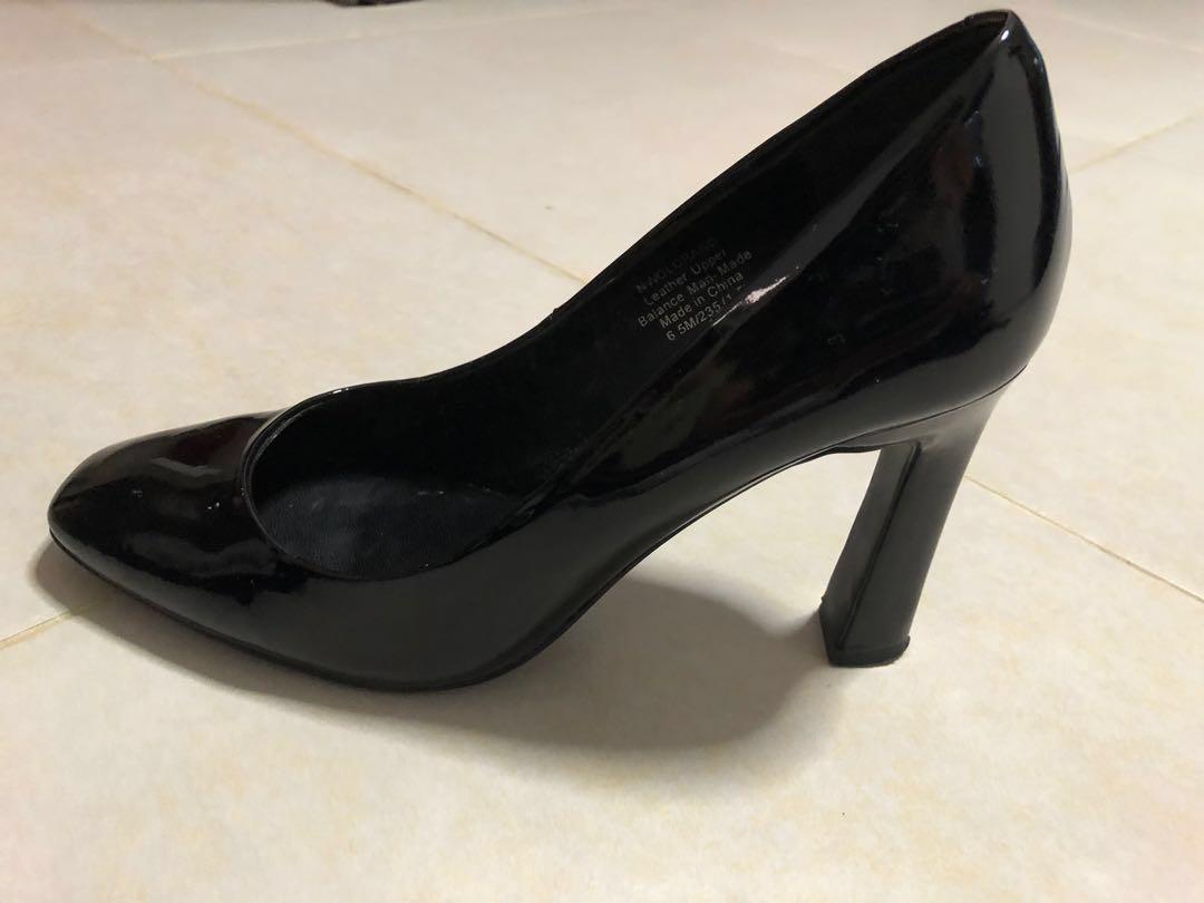 nine west black patent heels