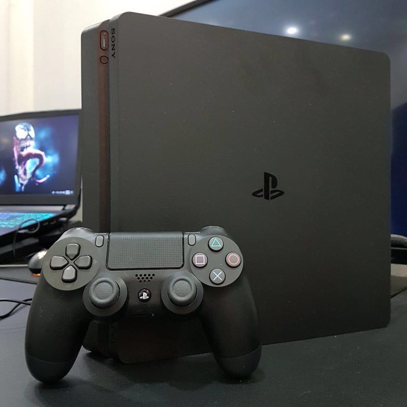 playstation 4 slim pre owned