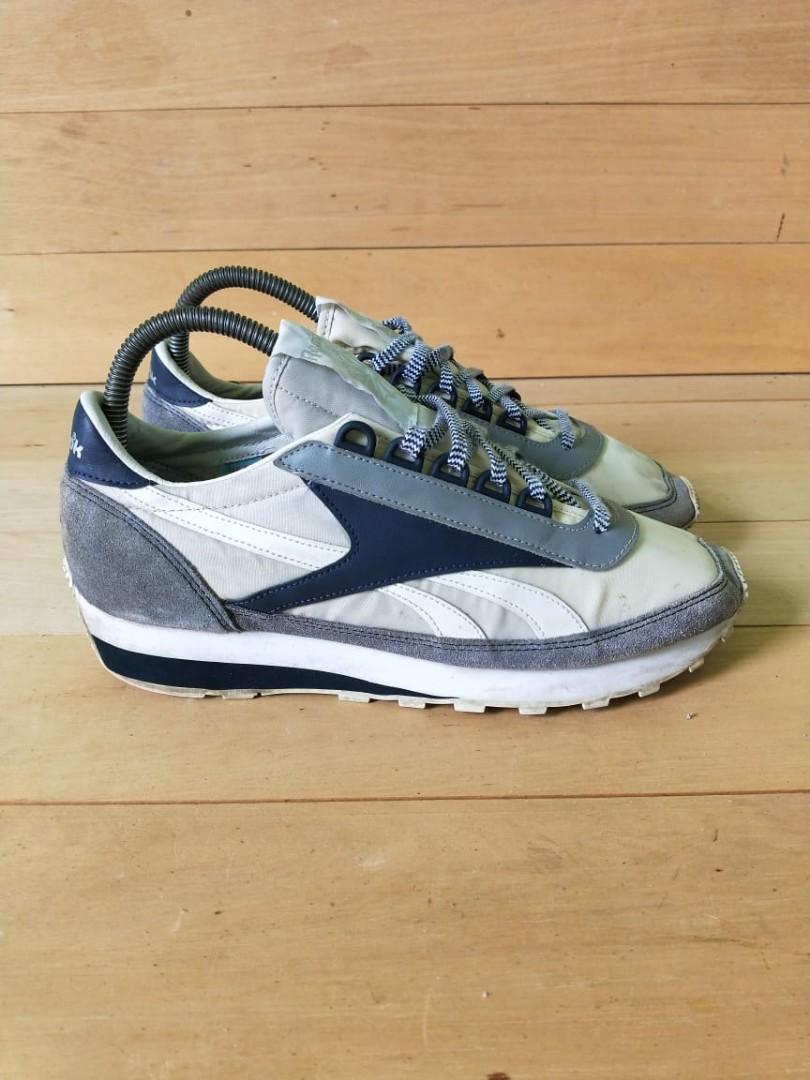 Reebok aztec clasic OG murah, Fesyen Pria, Sepatu , Sneakers di Carousell