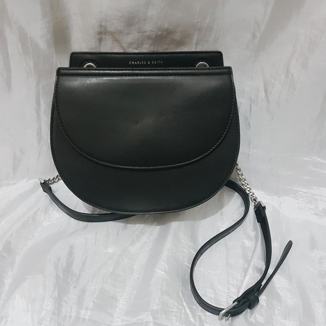 harga sling bag charles and keith