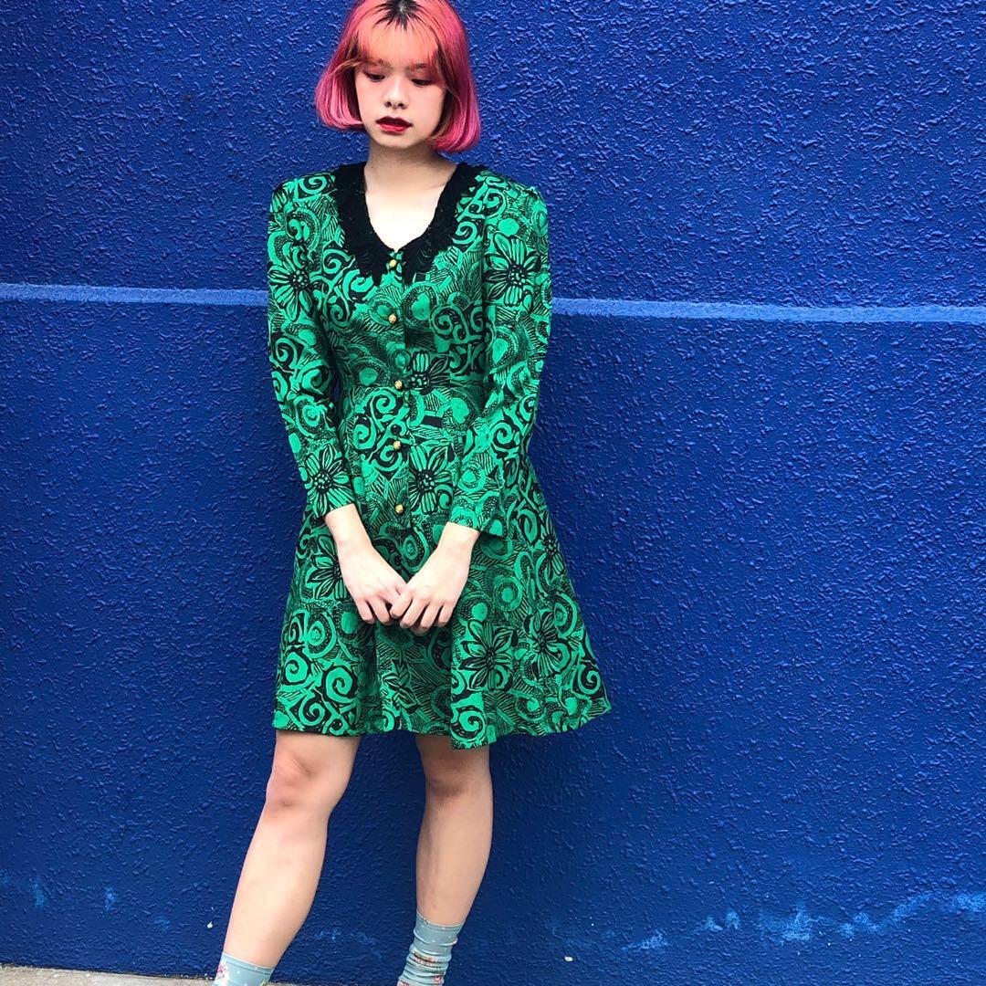 Sale Vintage 1980s Indie Green Poly Printed Dress With Shoulder