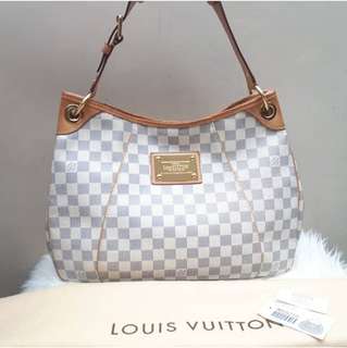 (Kategori: ) berada di . Dikirim oleh vaniaangela.collection (ID iklan 218395433, Gambar 1). Deskripsi: .