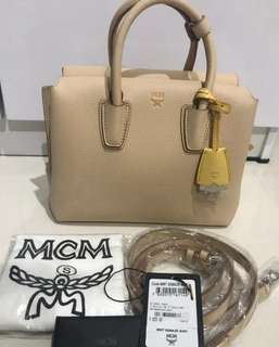 (Kategori: ) berada di . Dikirim oleh vaniaangela.collection (ID iklan 218420672, Gambar 1). Deskripsi: .