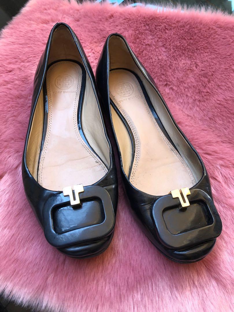 tory burch wide shoes