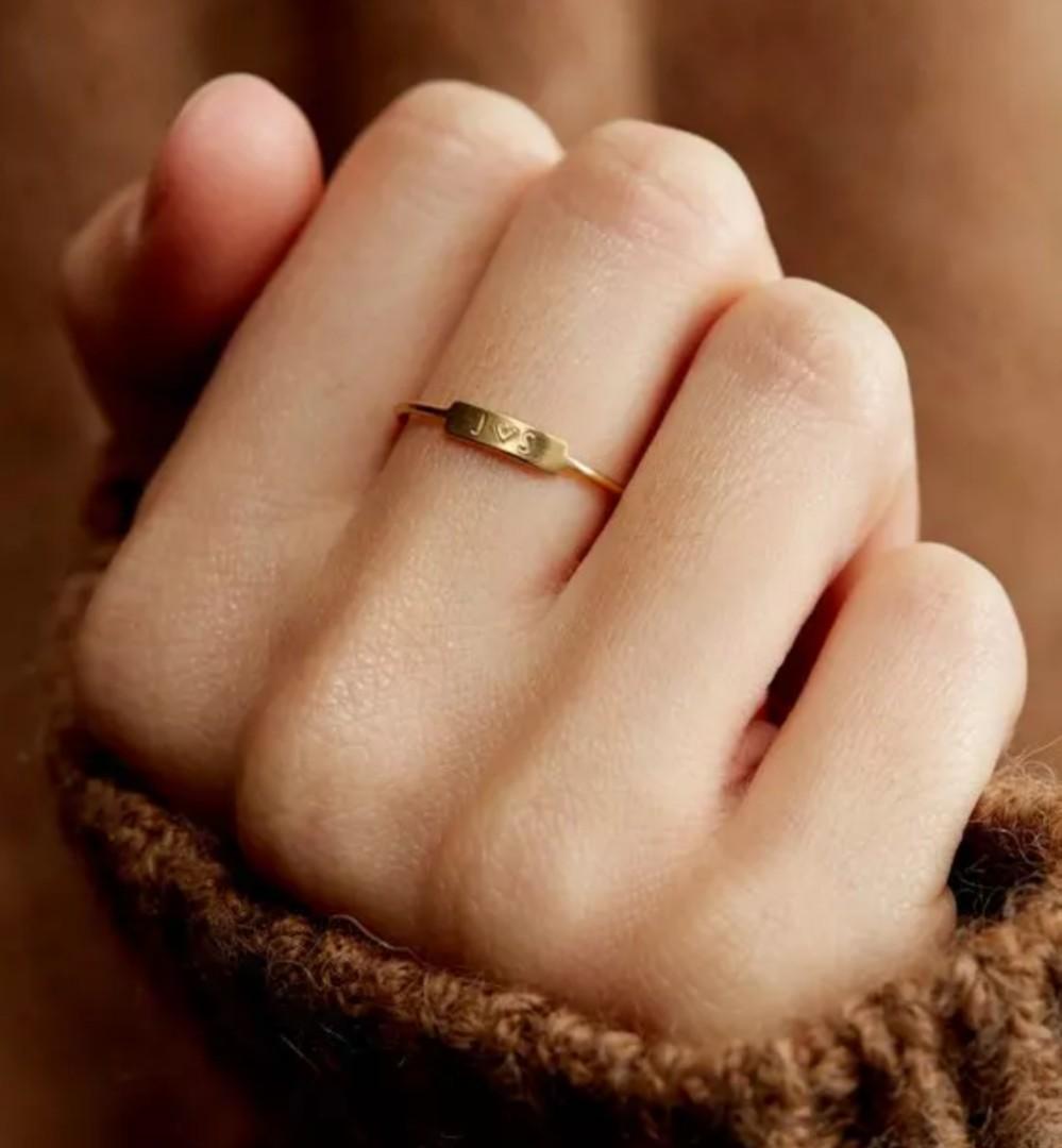 Dainty name clearance ring