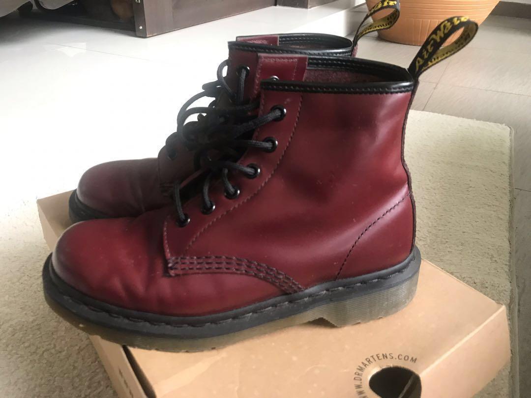 dr martens cherry red rouge