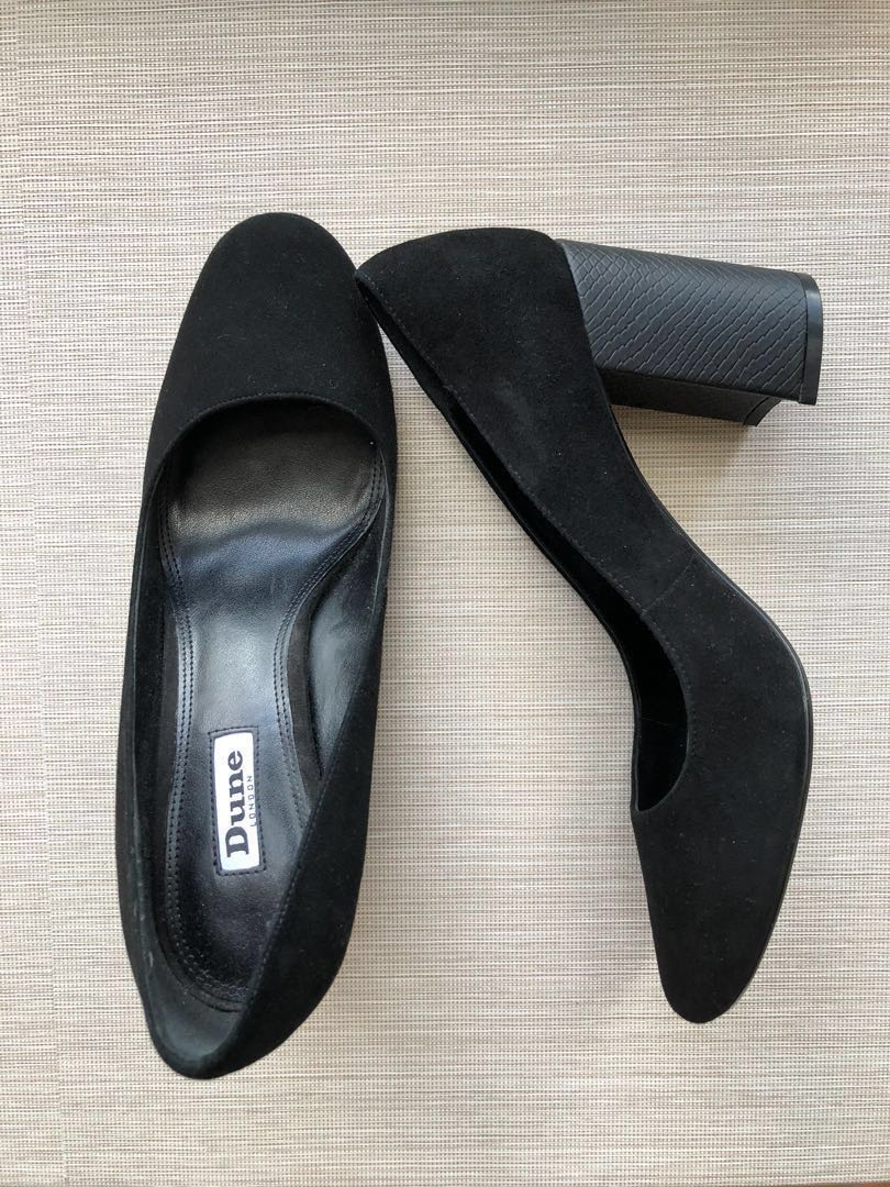Black, round toe chunky heel pumps 