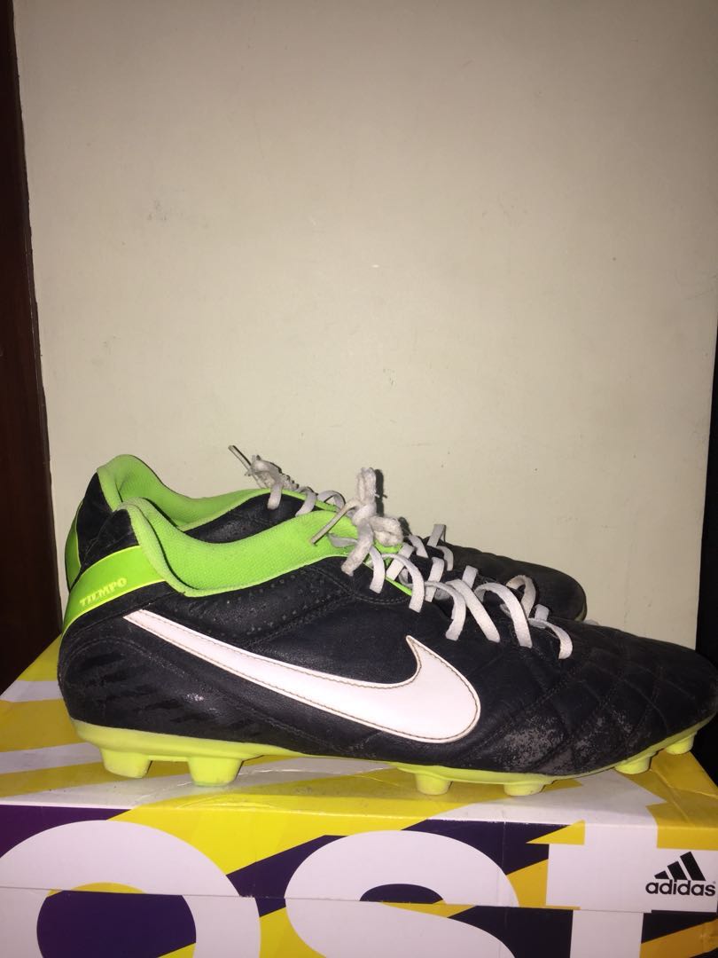 nike tempo footy boots