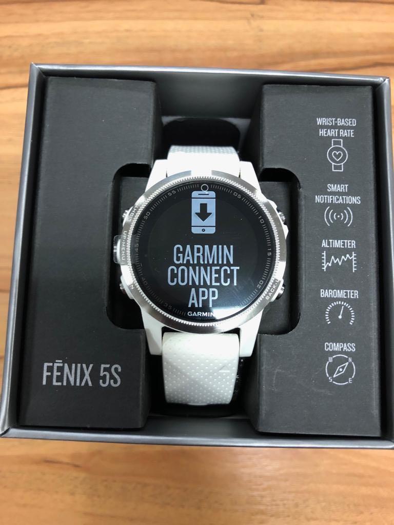 Garmin fēnix 5s white smart top watch with carrara white band