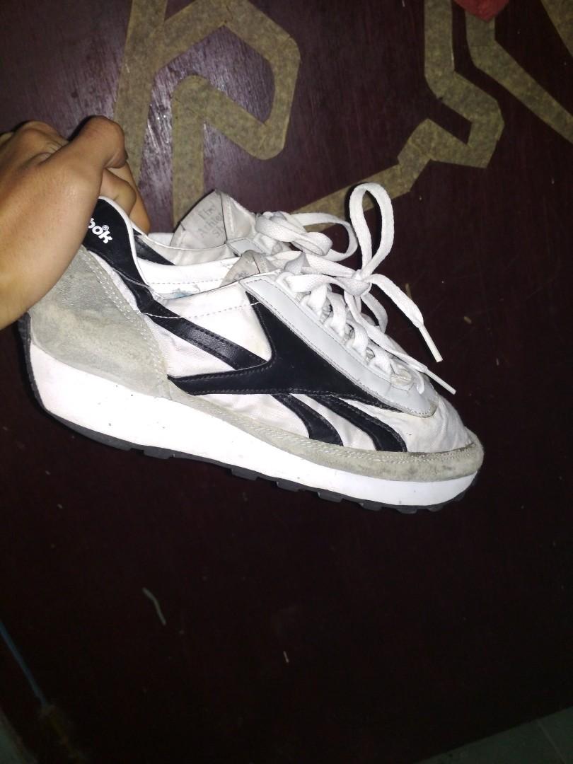 Reebok aztec og clasic murah, Fesyen Pria, Sepatu , Sneakers di Carousell