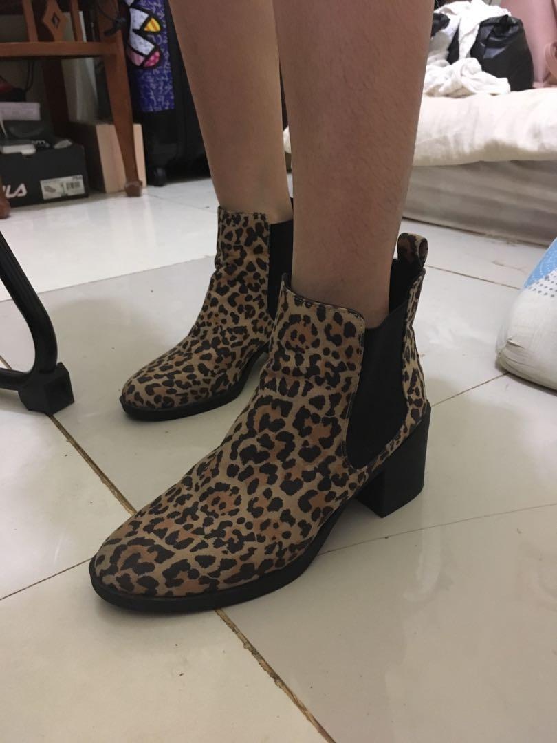 shero H M Leopard Boots