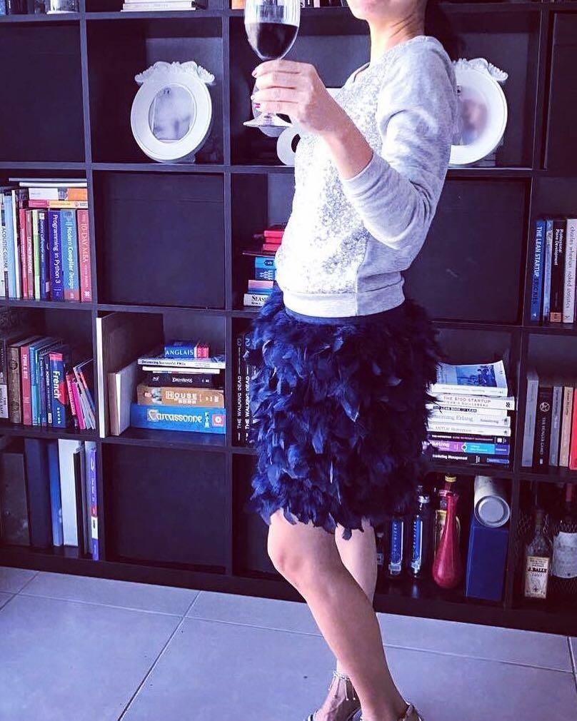 Feather skirt on sale stradivarius