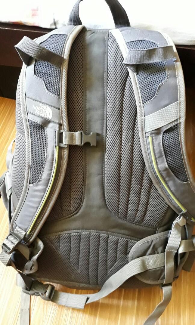 The North Face Surge 2011 AUTHENTIC Hobbies Toys Travel