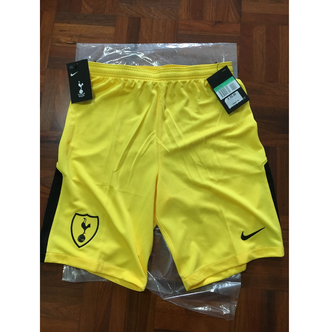 tottenham shorts nike