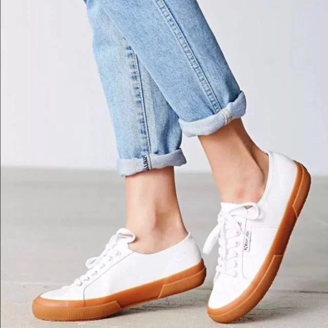 gum sole sneakers womens