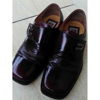 Sepatu Pantofel merek Capilano