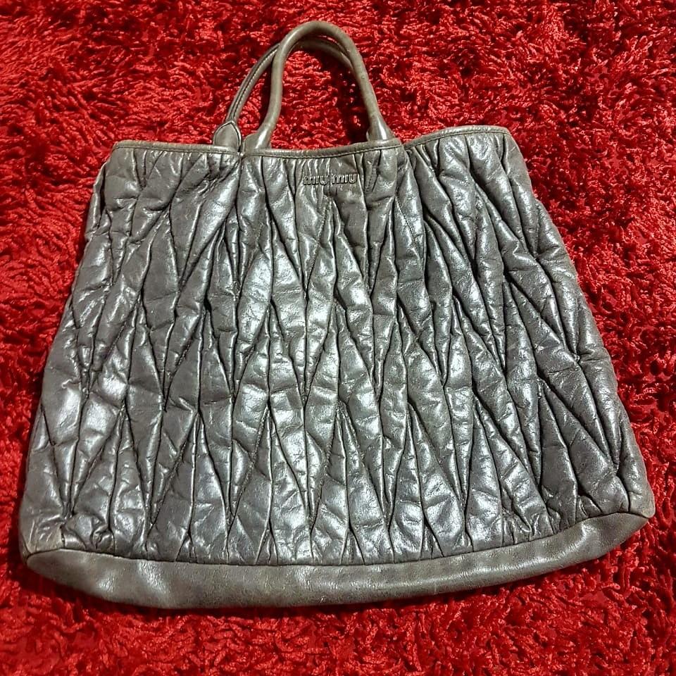 Authentic Miu Miu shopper bag, Barang Mewah, Tas \u0026 Dompet di Carousell