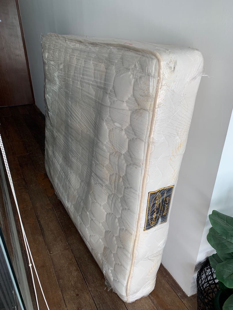 Englander Queen Size Mattress, Furniture & Home Living, Furniture, Bed