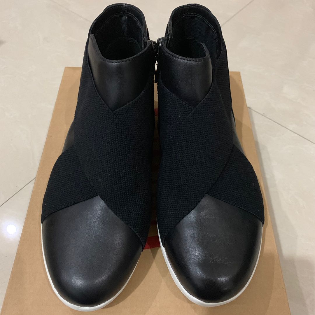 Fitflop Superflex Ankle Boot Women s Fashion Footwear Boots on Carousell