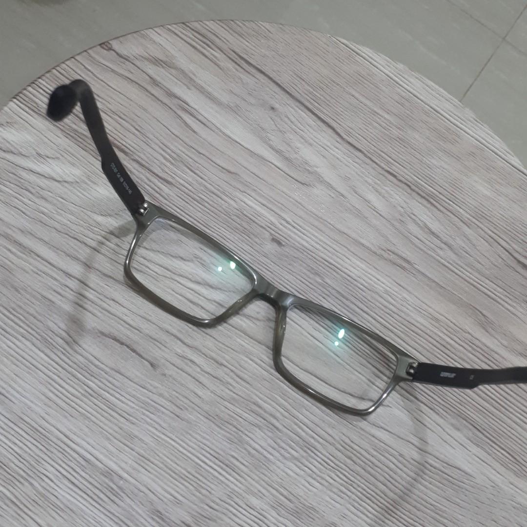 Frame Kacamata Caterpillar Gratis Lensa Rodenstock 1 5 1 Fesyen Pria Aksesoris Kacamata Di Carousell