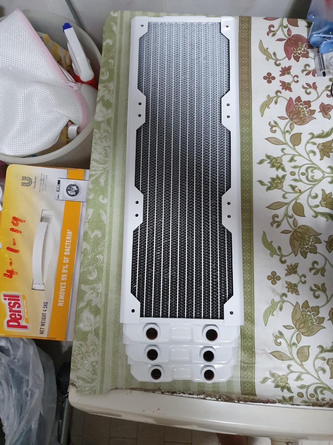 Hardware labs black ice GTS360 white 360mm radiator, Computers & Tech