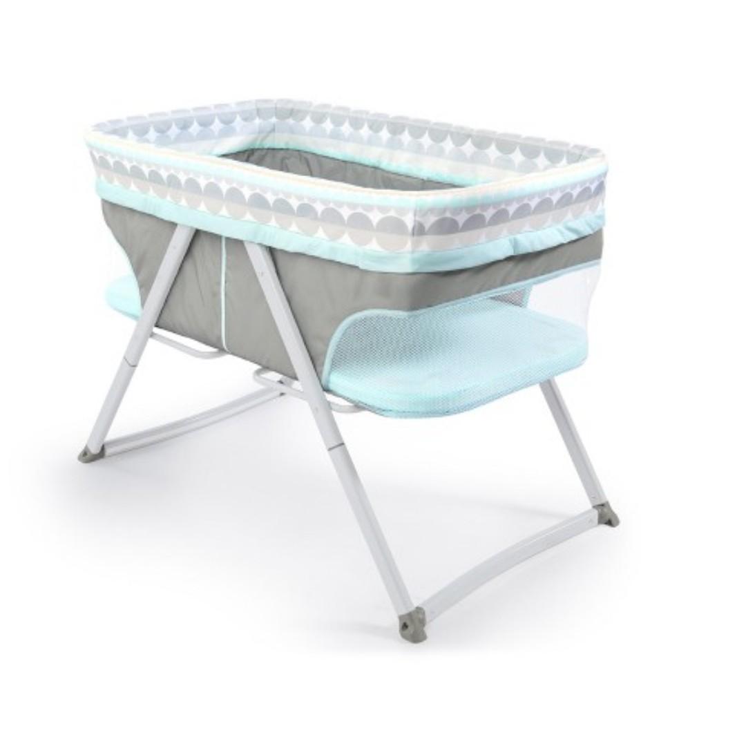 portable rocking bassinet