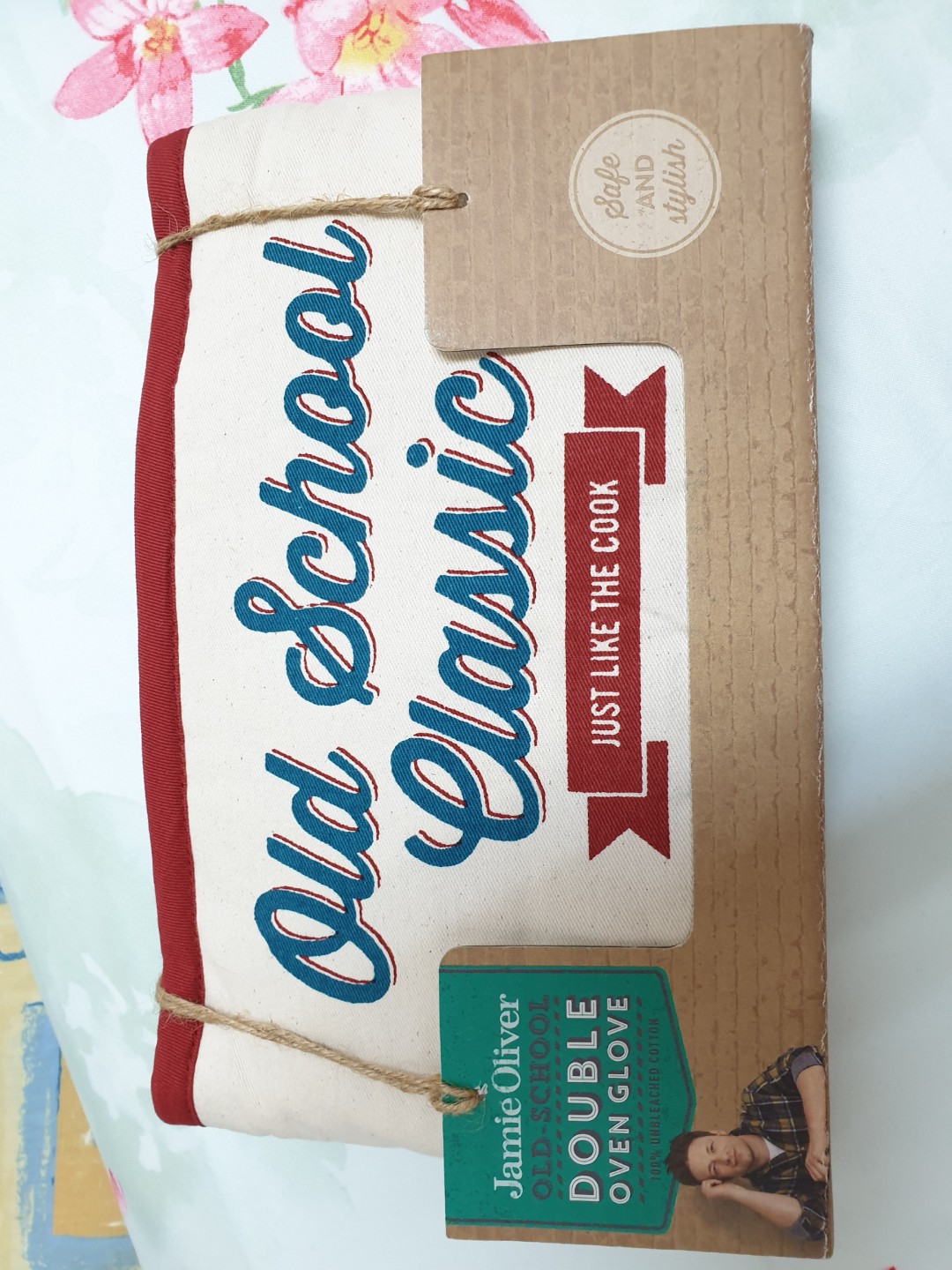 Jamie Oliver Double Oven Glove, Everything Else on Carousell