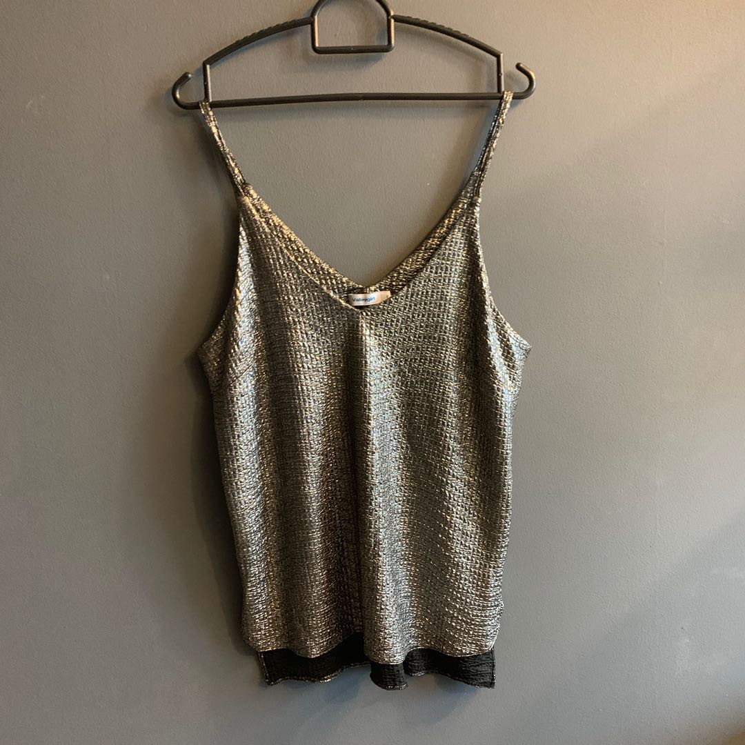TEMT Silver Top, Women's Fashion, Tops, Sleeveless on Carousell