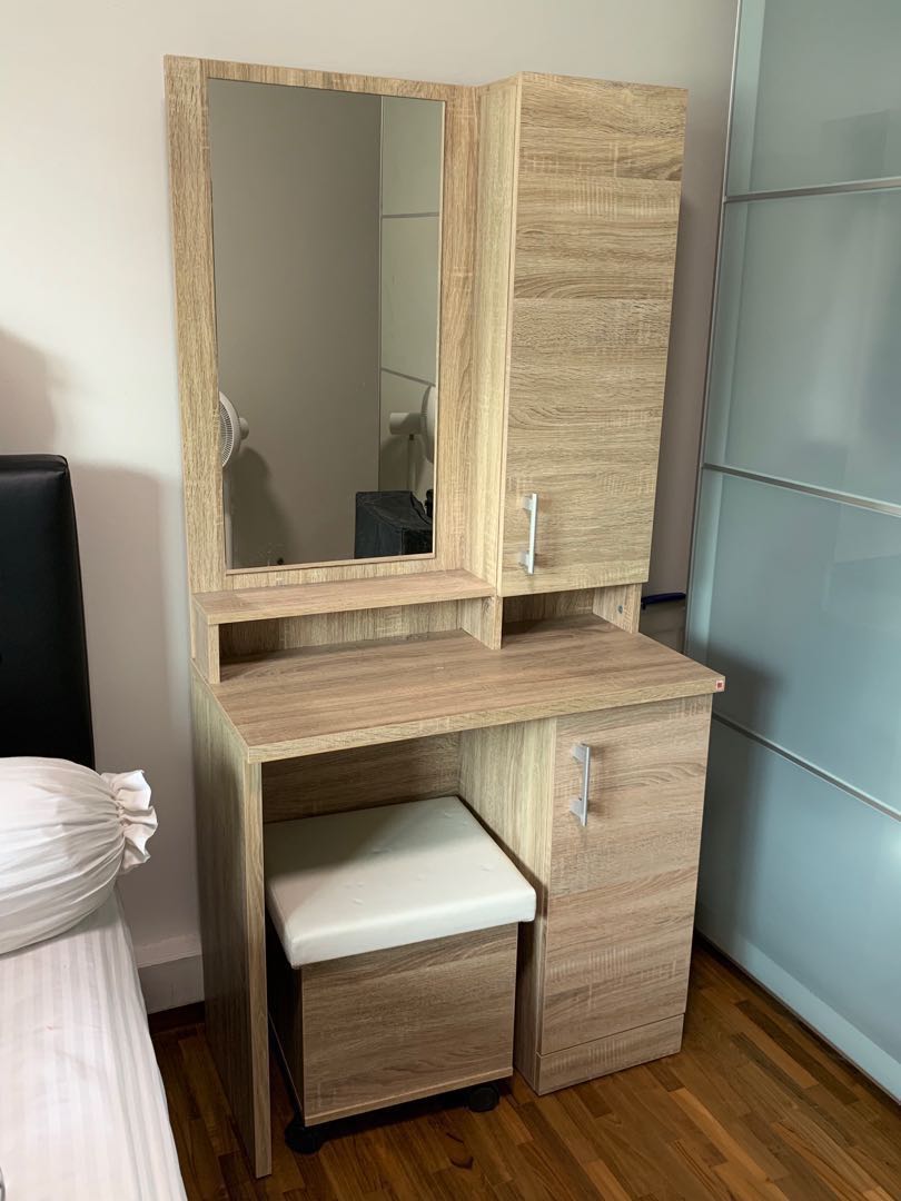 Vhive shop dressing table