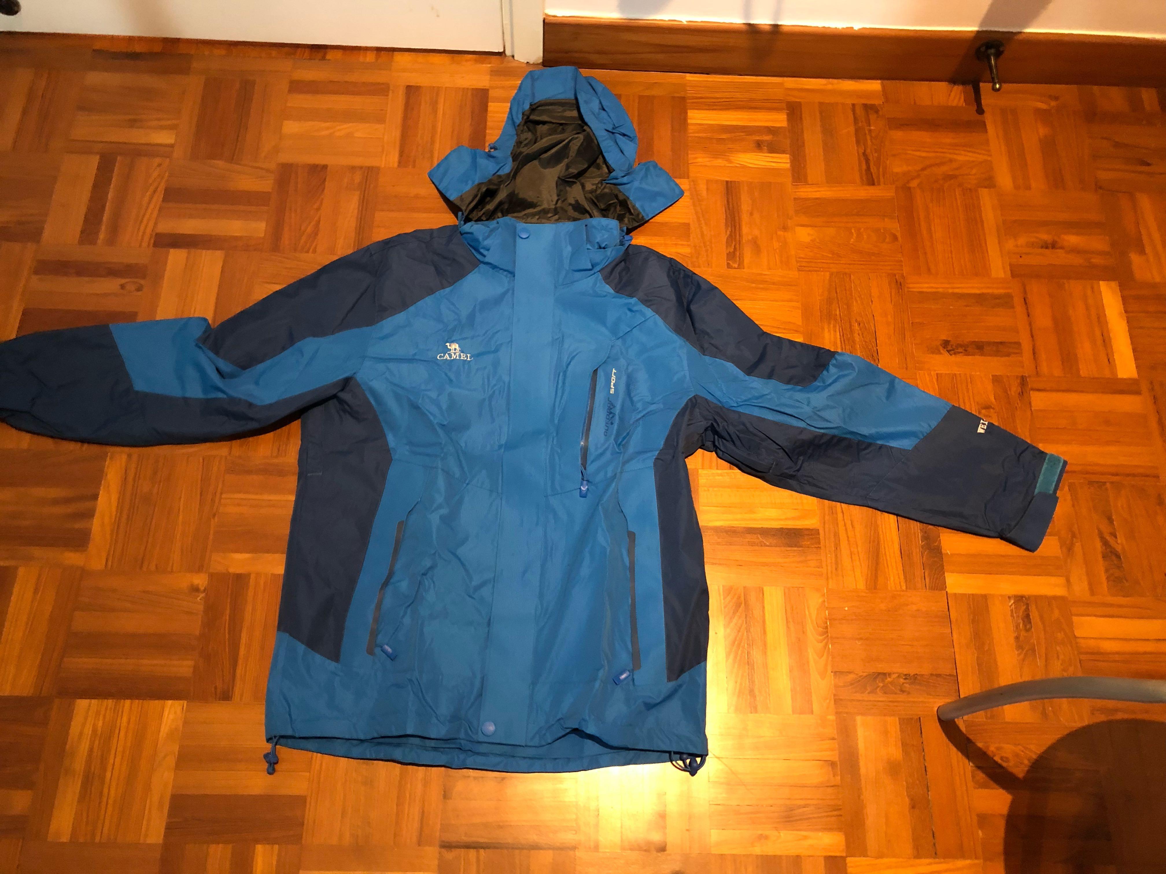 Winter jacket (Category: Coats, Jackets and Outerwear) located in Singapore. Submitted by juneohzn (Listing ID 218628008, Image 3). Description: Winter jacket Suitable for 0 degrees temperature .