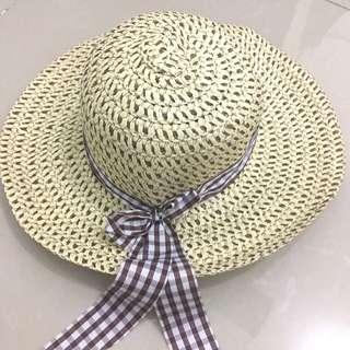 topi pantai