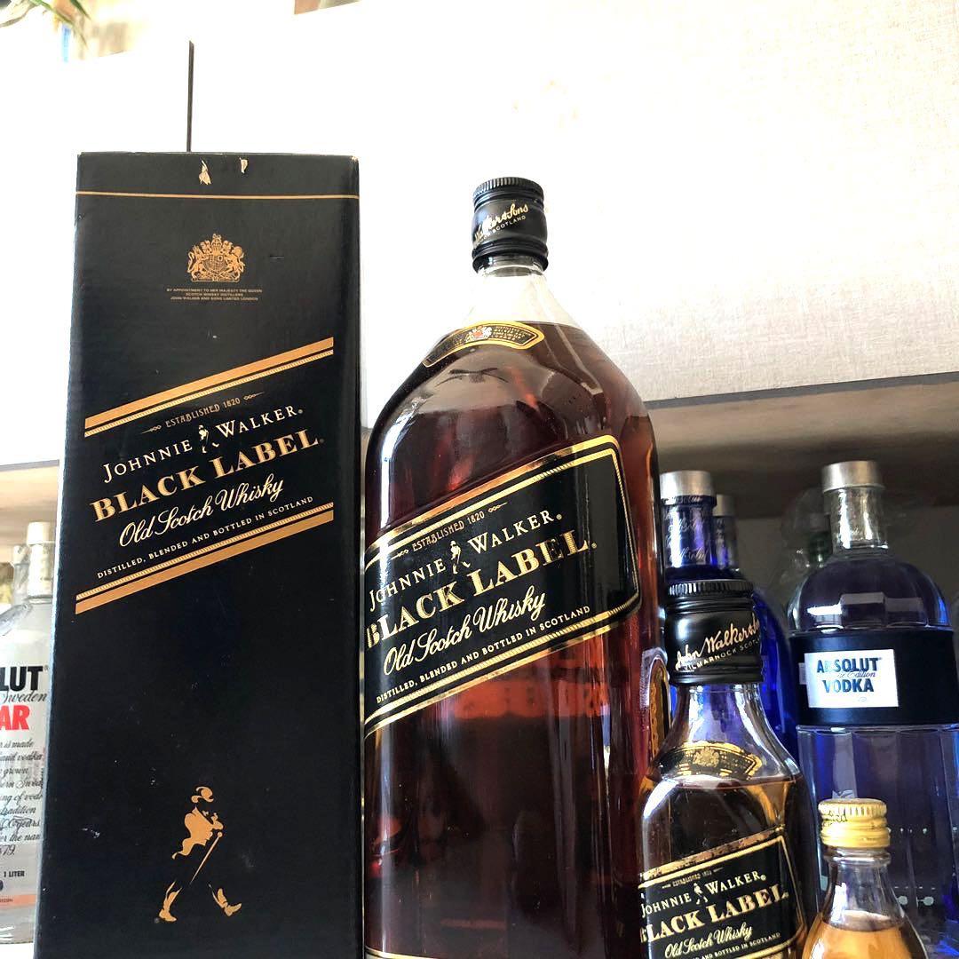 2L) Black Label Johnnie Walker w Box, Food & Drinks ...