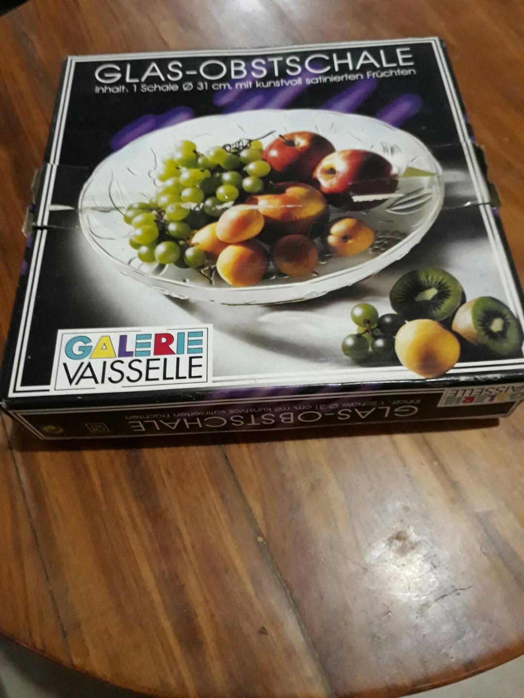 Glass Fruit Tray / Bowl (Category: Other Kitchenware & Tableware) located in Las Pinas. Submitted by ramdomshots (Listing ID 218840577, Image 1). Description: Used once Decluttering Perfect for fruit centerpiece.