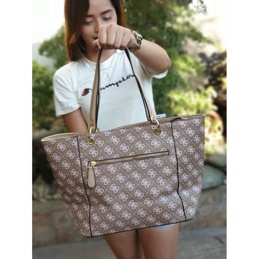 Guess Kamryn Q Logo Tote Bag Mocha