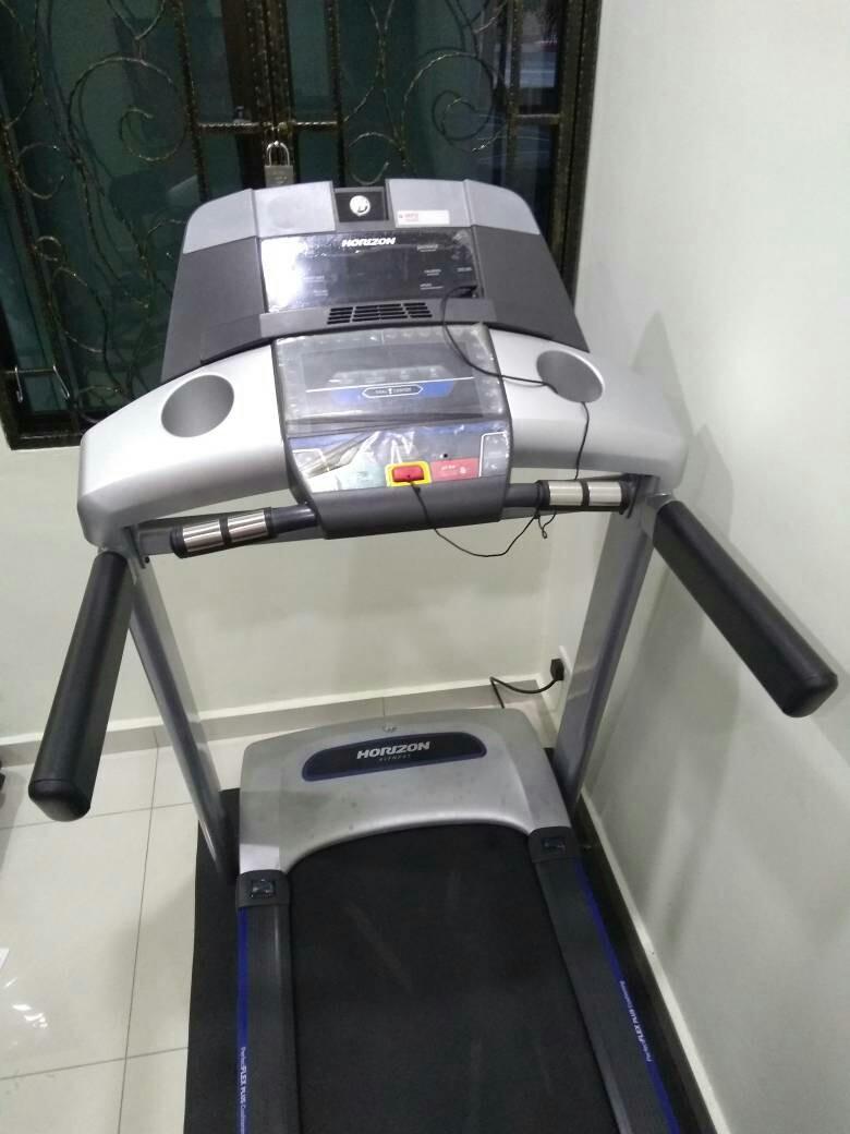 Horizon adventure on sale 4 treadmill