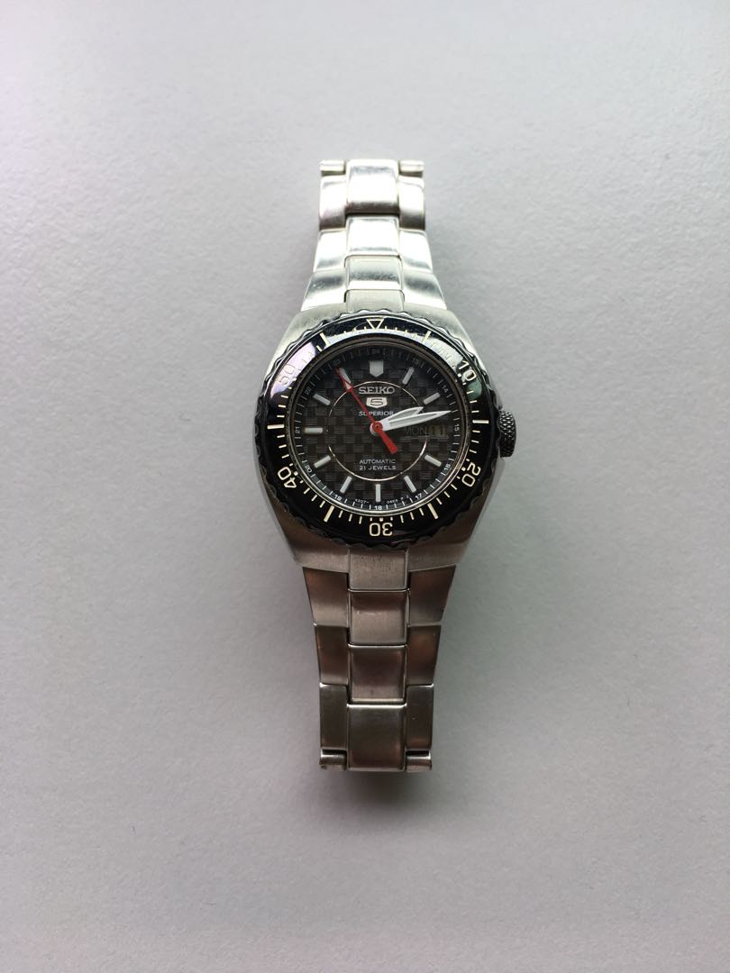 Ladies Seiko 4207 01R0 with Black Sports Watch Bezel, Women's Fashion,  Watches & Accessories, Watches on Carousell