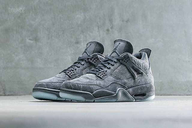 kaws aj4 2019